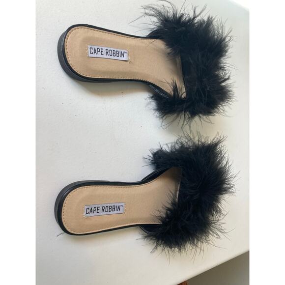 Cape Robbin feather slides - Picture 10 of 13